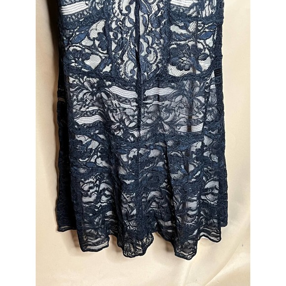 Nicole Miller Tempted By You Lace Gown in Black and Nude 16 - Picture 7 of 16